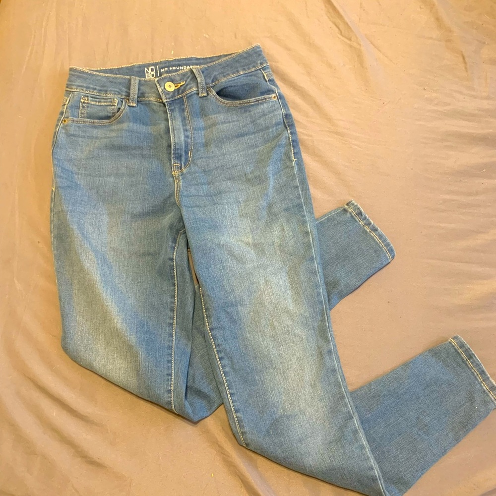 Blue skinny jeans with no cuts